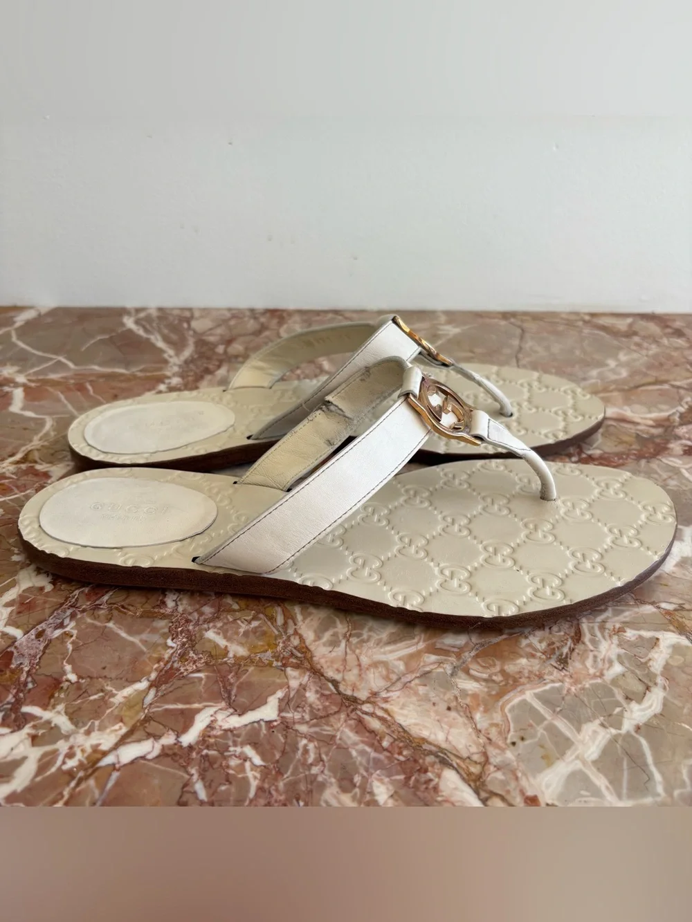 Gucci White Leather GG Thong Sandals with Gold Double G Size 39 SEE PHOTOS